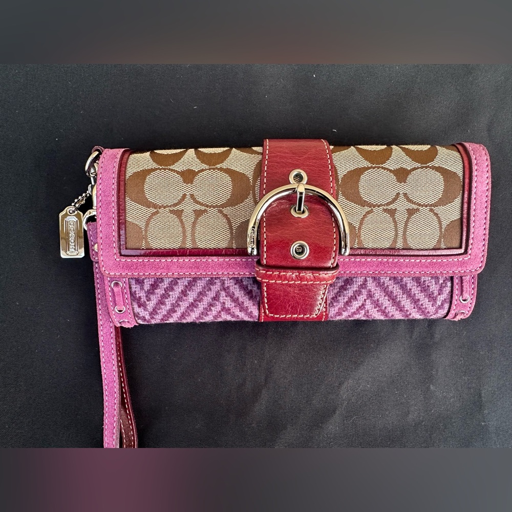 👛RARE EUC Y2K Coach Limited Edition Signature Wristlet/ Wallet👛